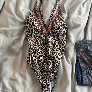 One piece swim suit